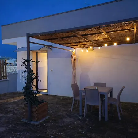 Le Del Pastore, Monolocale Con Terrazza Privata E Parcheggio Facile, Vicino Al Centro דירה