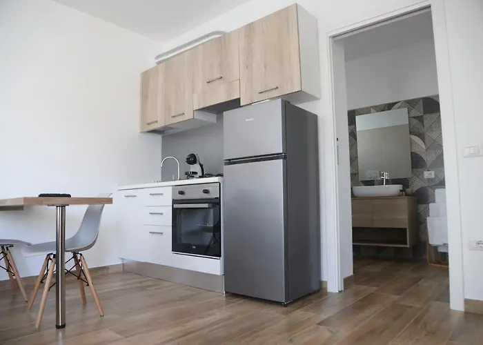 Le Del Pastore, Monolocale Con Terrazza Privata E Parcheggio Facile, Vicino Al Centro 아파트 레체