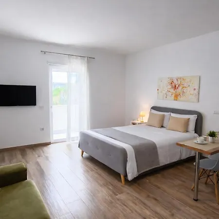 Le Del Pastore, Monolocale Con Terrazza Privata E Parcheggio Facile, Vicino Al Centro *