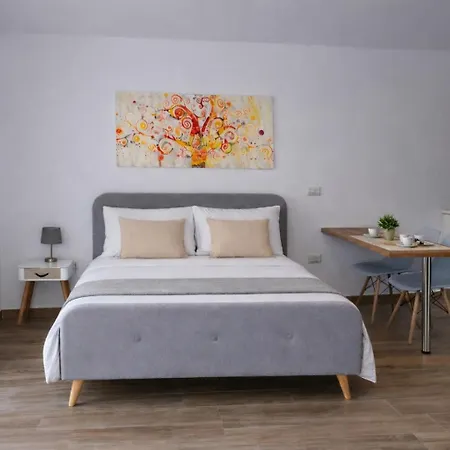 Le Del Pastore, Monolocale Con Terrazza Privata E Parcheggio Facile, Vicino Al Centro Apartman Lecce