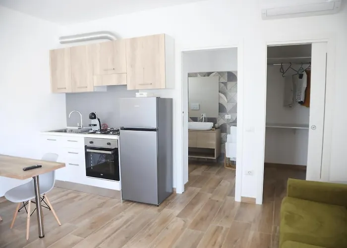 Le Suite Del Pastore, Monolocale Con Terrazza Privata E Parcheggio Facile, Vicino Al Centro לצ'ה