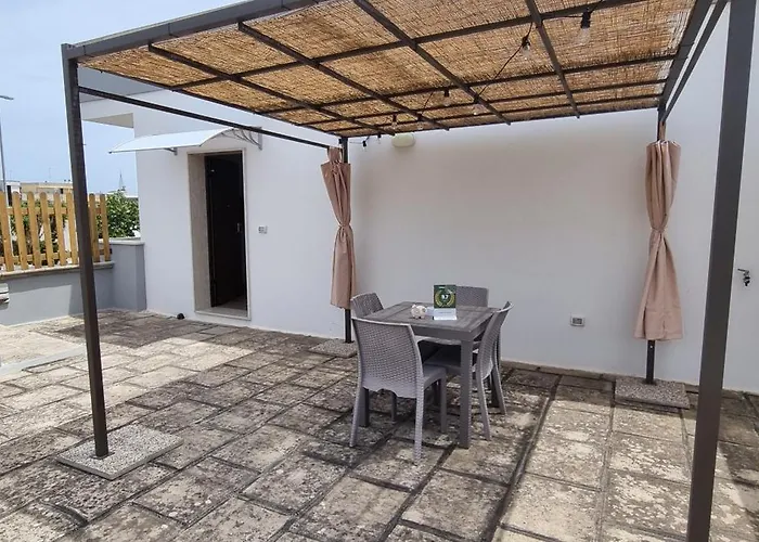 Le Del Pastore, Monolocale Con Terrazza Privata E Parcheggio Facile, Vicino Al Centro Lejlighed Lecce