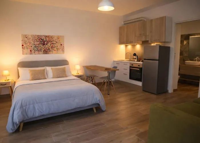 Le Del Pastore, Monolocale Con Terrazza Privata E Parcheggio Facile, Vicino Al Centro *